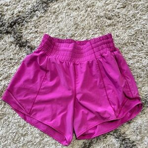 Lululemon high rise Hotty hot shorts 4 inch